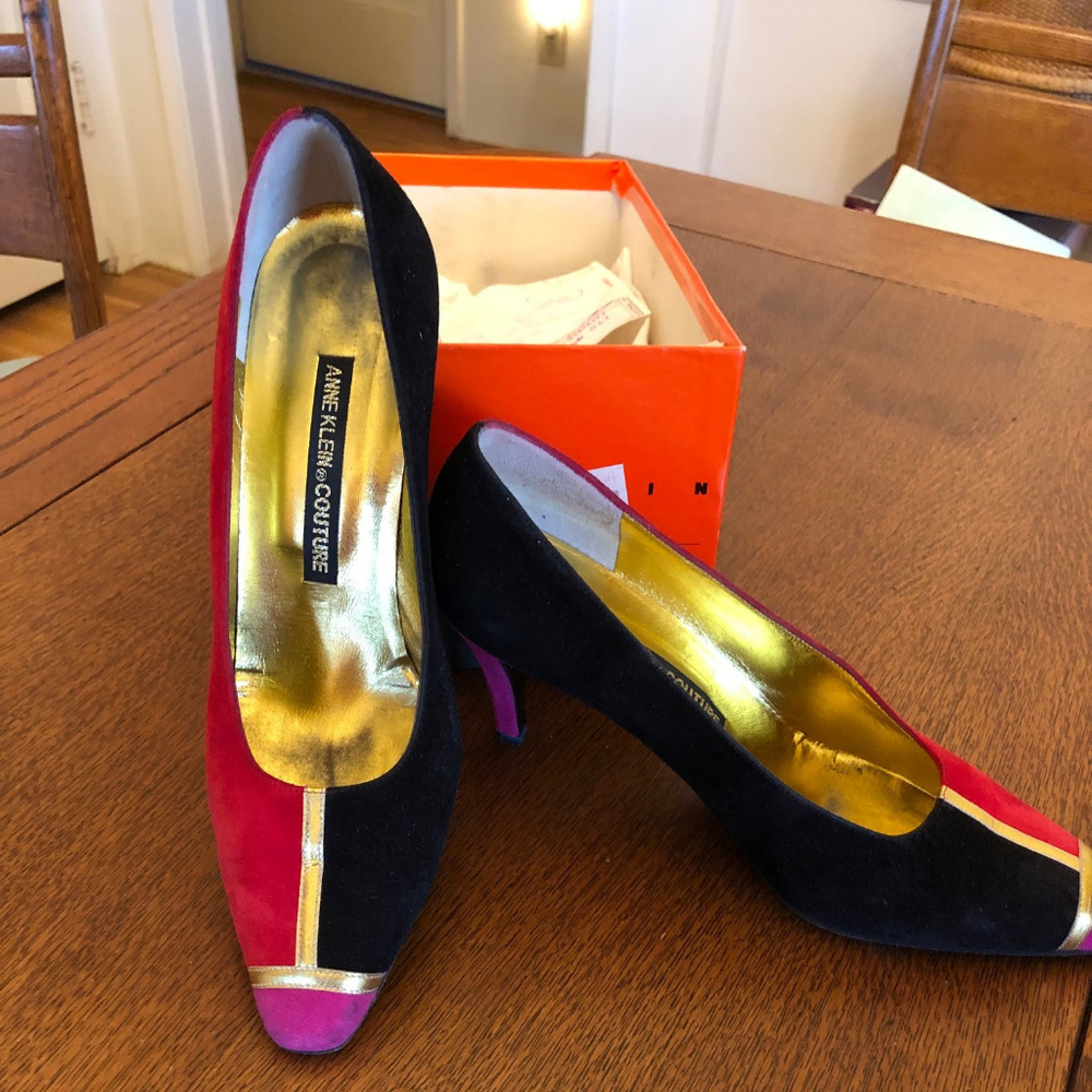 HEELS